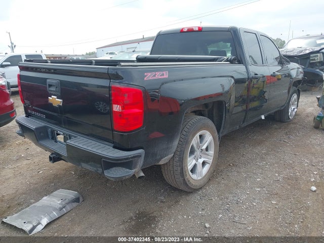 Chevrolet Silverado 1500 Custom 2017 1GCRCPEH9HZ303291 Image 4
