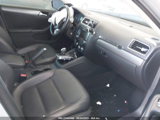 3VWLL7AJ9EM436285 Volkswagen Jetta Sedan Tdi W/premium