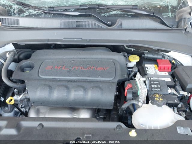 3C4NJDBB0NT156851 Jeep Compass Latitude