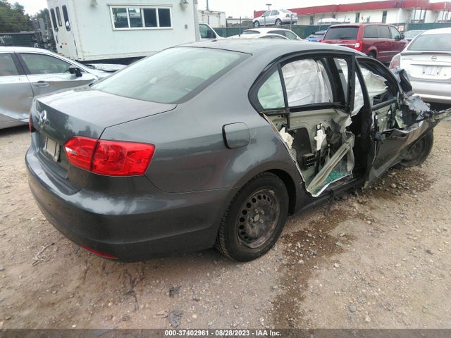 3VW2K7AJ8EM404796 Volkswagen Jetta Sedan S