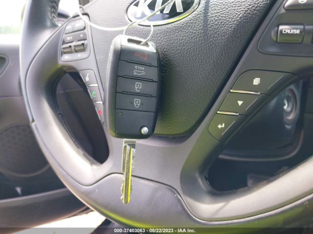 KNAFX5A83F5261235 KIA Forte 5-door Ex