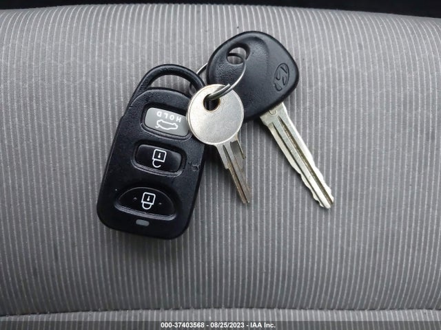 Hyundai ELANTRA SE 2017 5NPD74LFXHH208681 Image 3