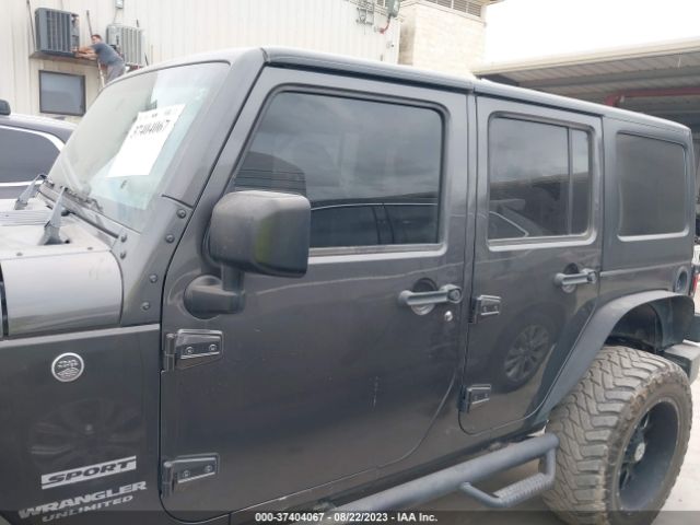 1C4BJWDG3HL617905 Jeep Wrangler Unlimited Sport