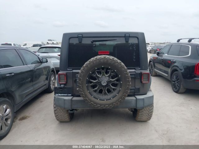 1C4BJWDG3HL617905 Jeep Wrangler Unlimited Sport