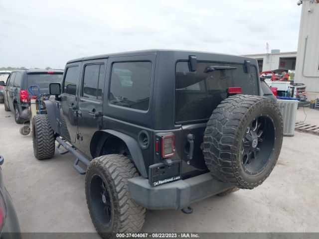 1C4BJWDG3HL617905 Jeep Wrangler Unlimited Sport