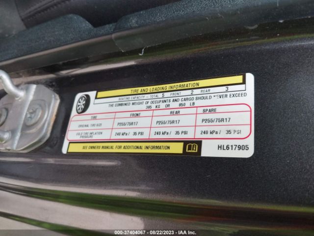 1C4BJWDG3HL617905 Jeep Wrangler Unlimited Sport
