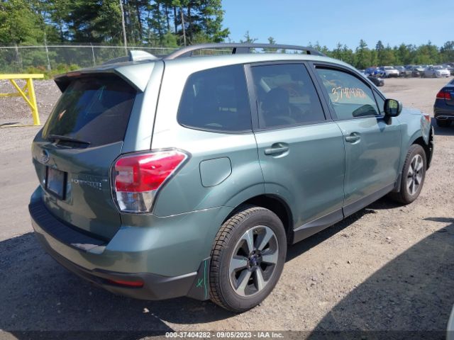 JF2SJAEC4JH485858 Subaru Forester Premium