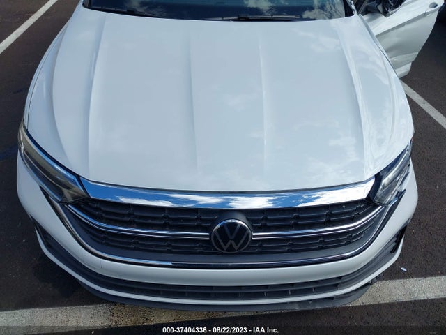 3VWGM7BU6NM015664 Volkswagen JETTA SEL