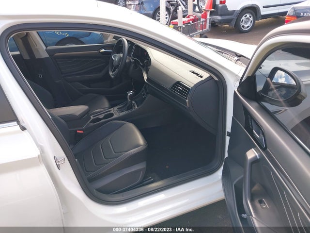 3VWGM7BU6NM015664 Volkswagen JETTA SEL