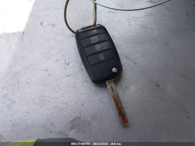 KIA SOUL + 2017 KNDJP3A55H7414356 Image 3