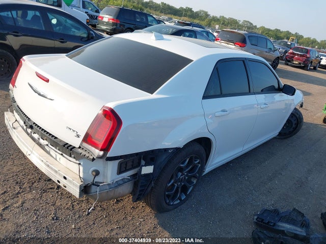 2C3CCAGG5HH585988 Chrysler 300 300s