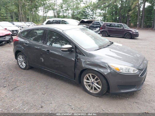 Ford FOCUS SE 2017 1FADP3K20HL216251 Image 1