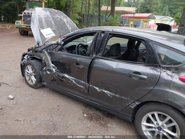 Ford FOCUS SE 2017 1FADP3K20HL216251 Image 6
