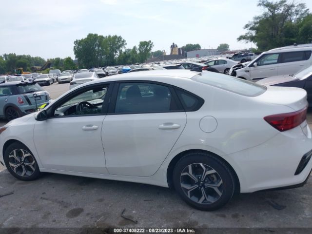 3KPF24AD2ME352345 KIA Forte Lxs