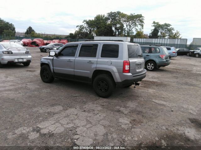 1C4NJRFB8GD755870 Jeep Patriot Latitude