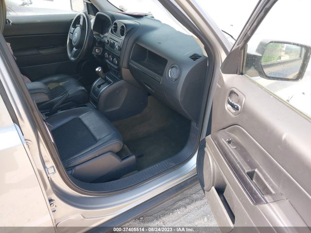 1C4NJPBA2GD774433 Jeep Patriot Sport Se