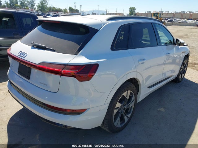 WA1AAAGE1NB013466 Audi E-tron Premium