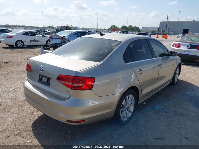 3VWD07AJ5FM325599 Volkswagen Jetta Sedan 1.8t Se W/connectivity