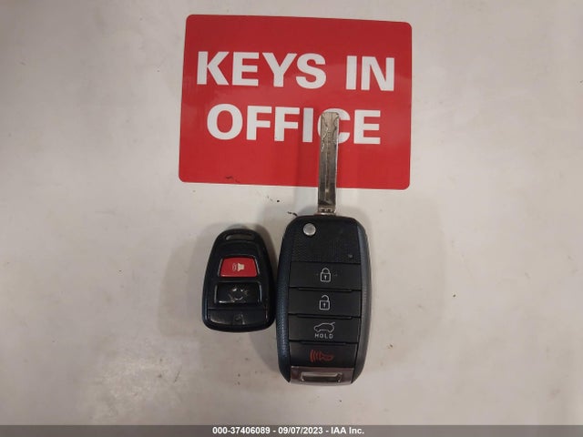 KIA Sorento Lx V6 2015 5XYKTDA79FG602532 Image 11