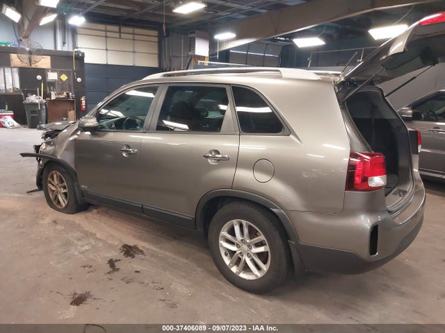 KIA Sorento Lx V6 2015 5XYKTDA79FG602532 Image 3