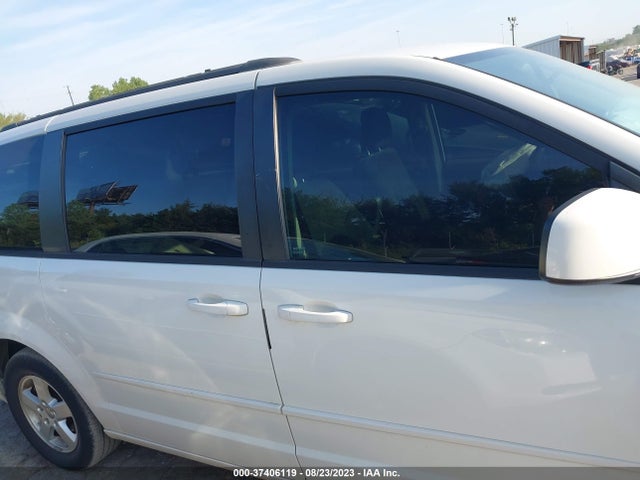 2011 DODGE GRAND CARAVAN MAINSTREET VIN: 2D4RN3DG6BR725924