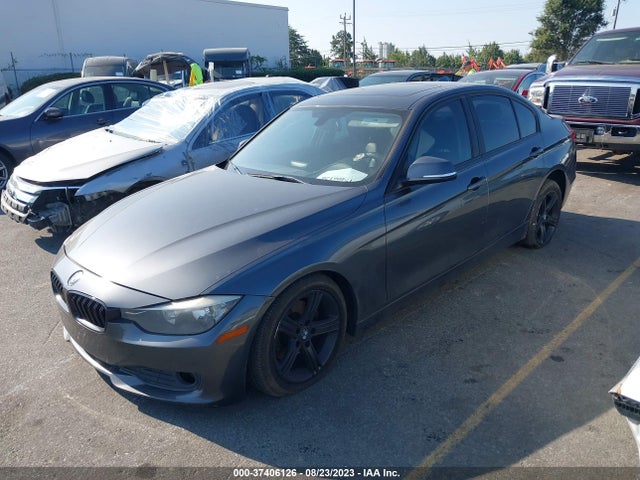 BMW 320i 2014 WBA3B1C54EP680436 Image 2