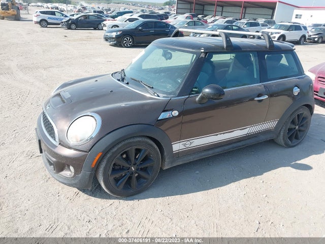 2011 MINI COOPER HARDTOP WMWSV3C57BTY22540 Photo 1