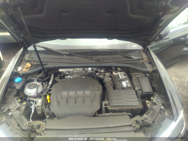 WA1AUCF33M1115830 Audi Q3 PREMIUM
