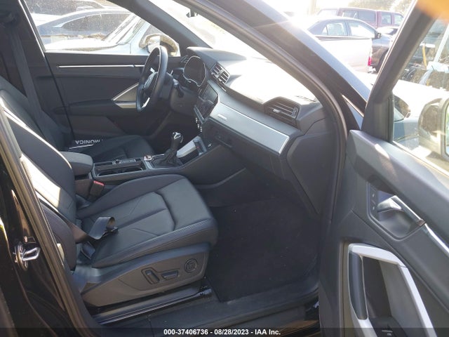 WA1AUCF33M1115830 Audi Q3 PREMIUM