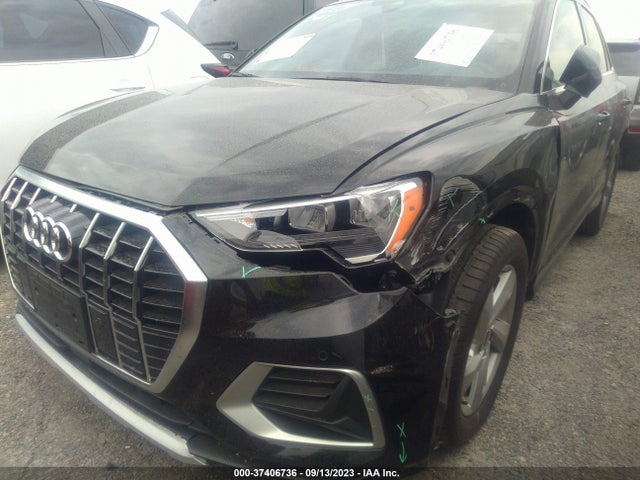 WA1AUCF33M1115830 Audi Q3 PREMIUM