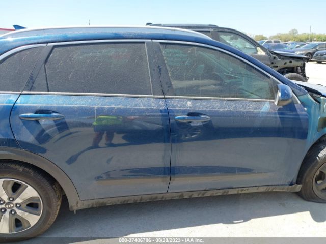 KNDCB3LC1H5088358 KIA NIRO LX