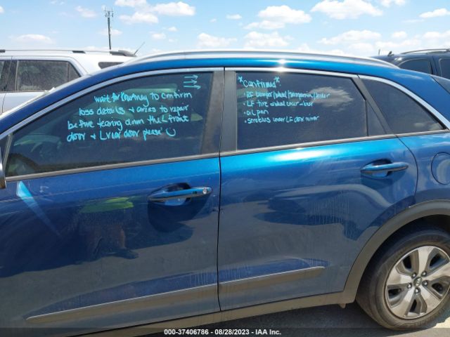 KNDCB3LC1H5088358 KIA NIRO LX