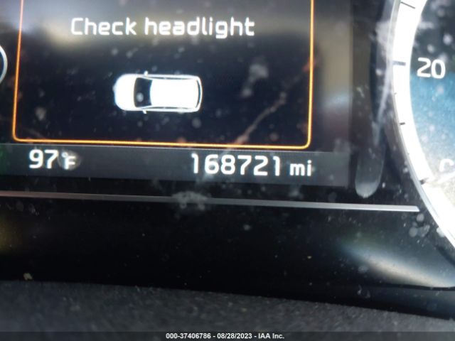KNDCB3LC1H5088358 KIA NIRO LX