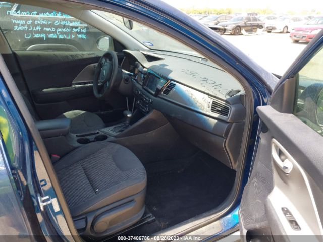KNDCB3LC1H5088358 KIA NIRO LX