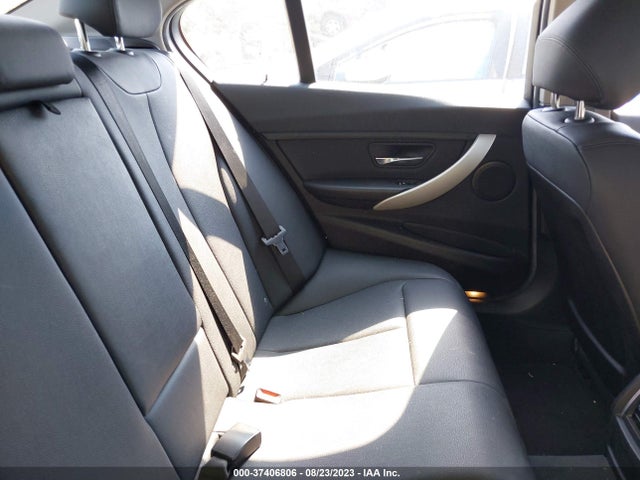 BMW 320i Xdrive 2016 WBA8E5G51GNU21190 Image 8