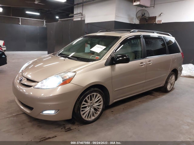 2010 TOYOTA SIENNA XLE VIN: 5TDYK4CC2AS314161