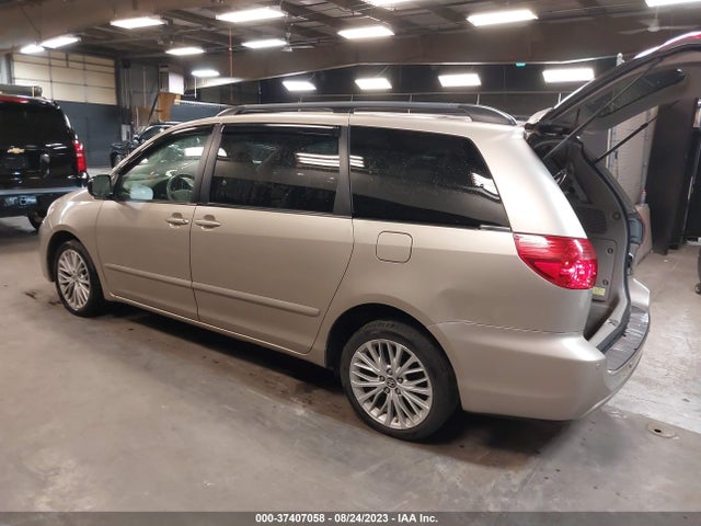 2010 TOYOTA SIENNA XLE VIN: 5TDYK4CC2AS314161