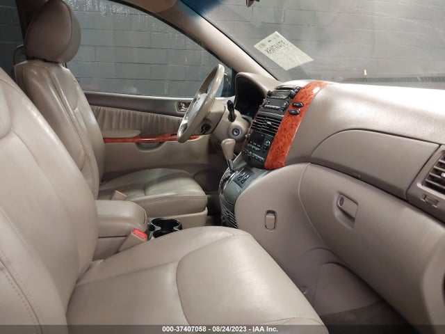 2010 TOYOTA SIENNA XLE VIN: 5TDYK4CC2AS314161
