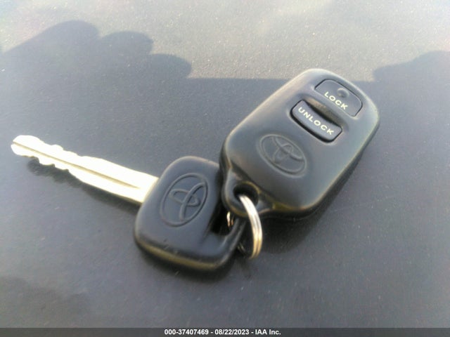 2003 TOYOTA COROLLA LE VIN: 1NXBR32E53Z090411
