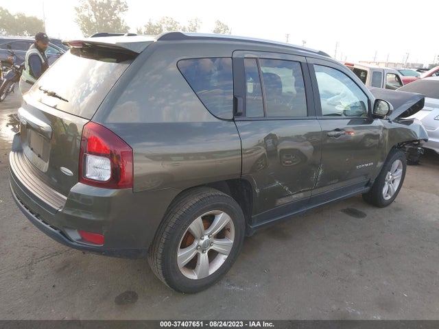 1C4NJCEBXFD209620 Jeep Compass Latitude