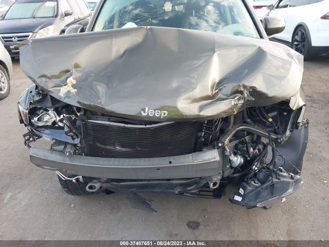 1C4NJCEBXFD209620 Jeep Compass Latitude