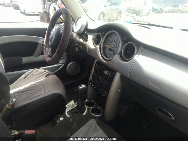 2002 MINI COOPER HARDTOP WMWRC33482TE10464 Photo 4