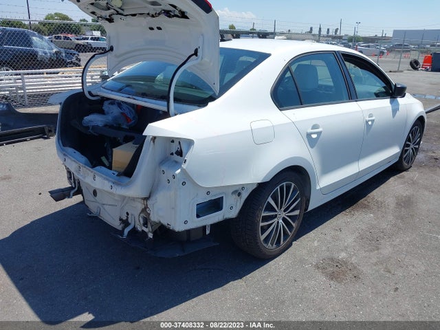 3VWD17AJ8FM346234 Volkswagen Jetta Sedan 1.8t Sport