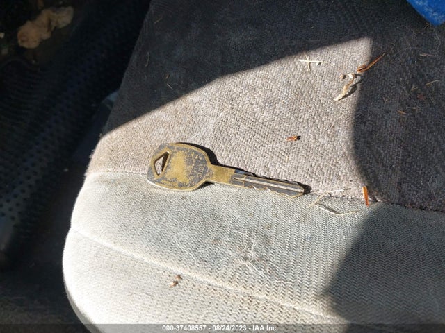 2000 SUBARU FORESTER L VIN: JF1SF6357YG726237