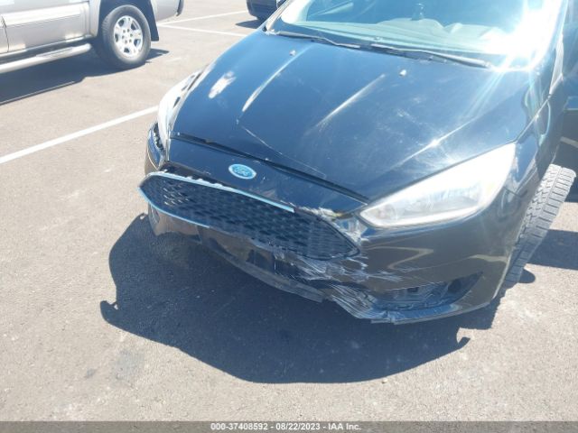 1FADP3K28JL282794 Ford FOCUS SE