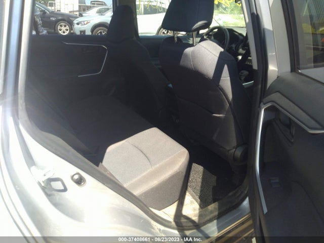 Toyota RAV4 LE 2019 JTMF1RFV4KJ017024 Image 8