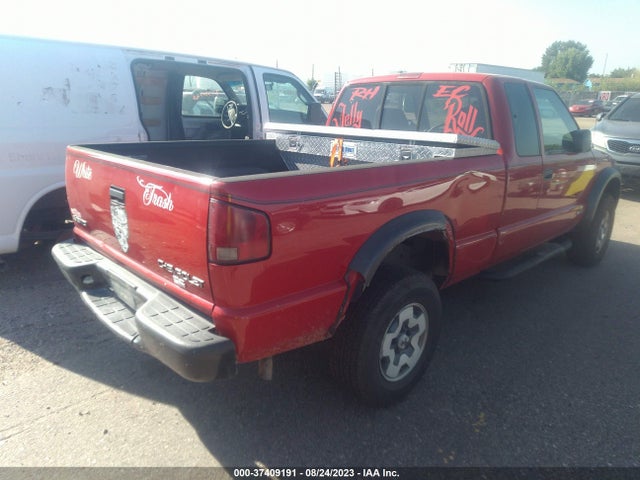 2002 CHEVROLET S-10 LS VIN: 1GCCT19WX28138358