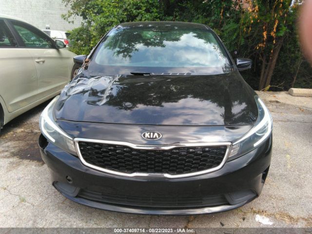 3KPFK4A7XJE239572 KIA FORTE LX