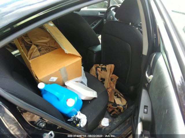 3KPFK4A7XJE239572 KIA FORTE LX