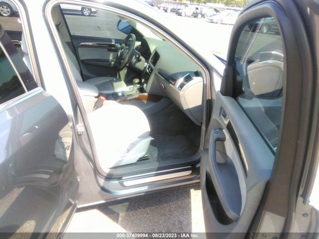 WA1LFAFP1EA008495 Audi Q5 Premium Plus